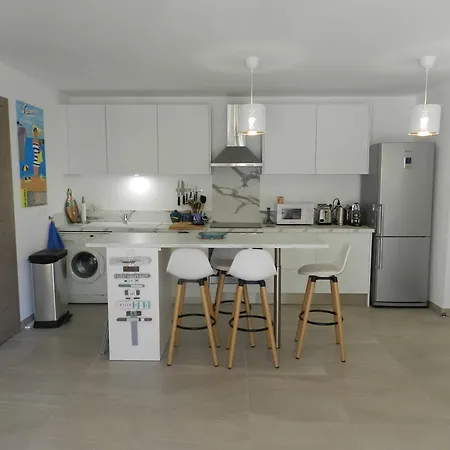 Bormes-les-mimosas, 2 Pieces, 4 Personnes - Fr-1-251-610 Apartment *