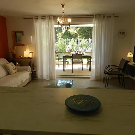 Bormes-les-mimosas, 2 Pieces, 4 Personnes - Fr-1-251-610 *