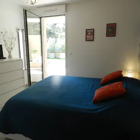 Bormes-les-mimosas, 2 Pieces, 4 Personnes - Fr-1-251-610 Apartment